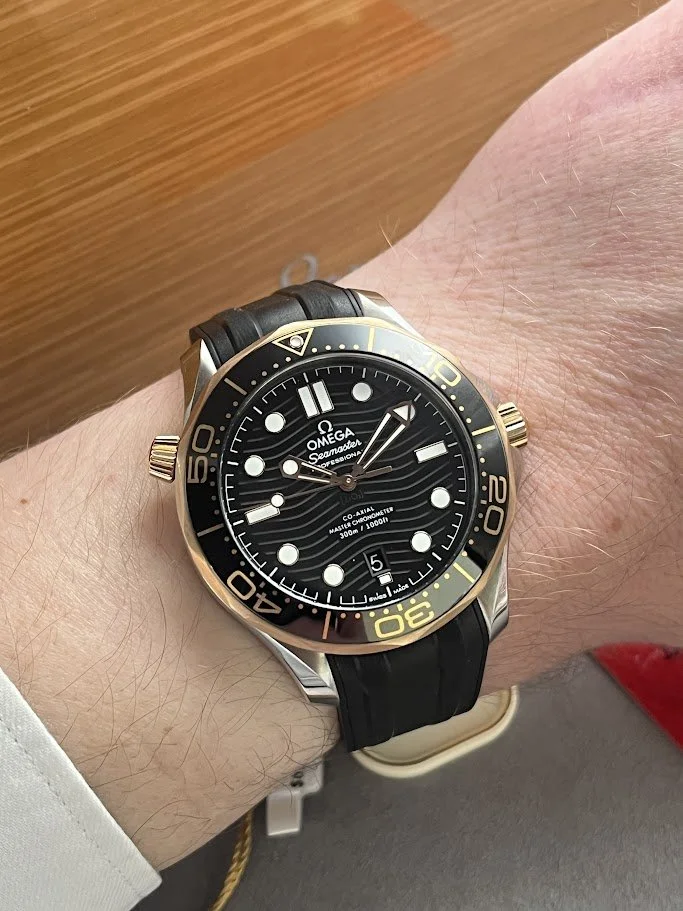 Omega SMP 21022422001001 Wrist.JPG