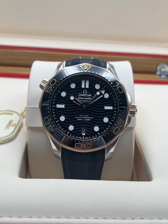 Omega SMP 21022422001001 Main.JPG