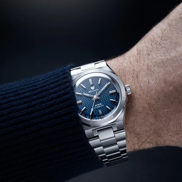 f77-blue-365019_720x.webp