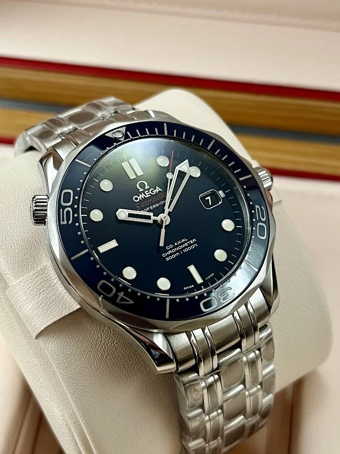 Omega Seamaster 212.30.41.20.03.001 Angle.JPG