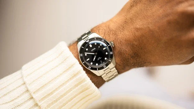 01 733 7795 4054-SET Wrist.jpg (Copy)