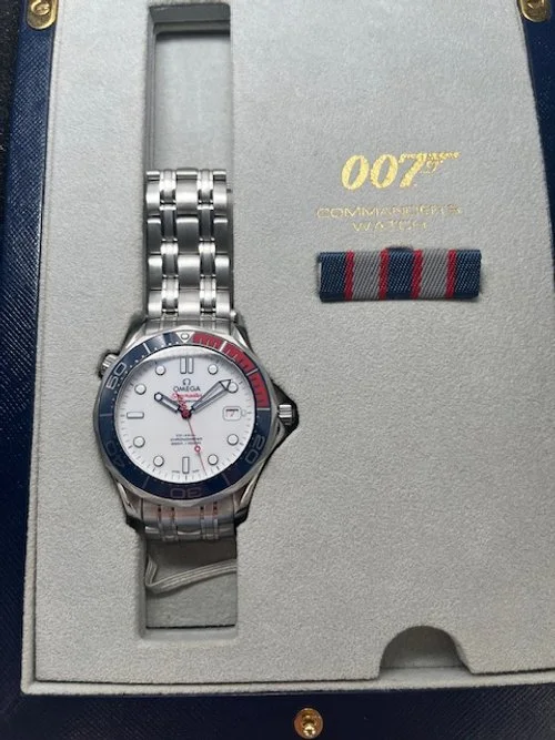 Omega James Bond Commander Main.JPG