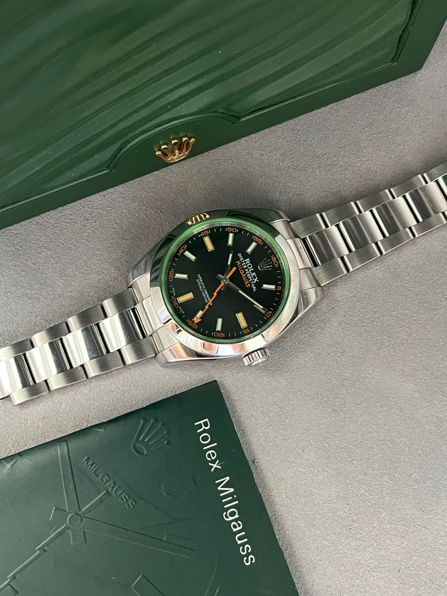 Rolex Milgauss 116400GV Glamour.jpg