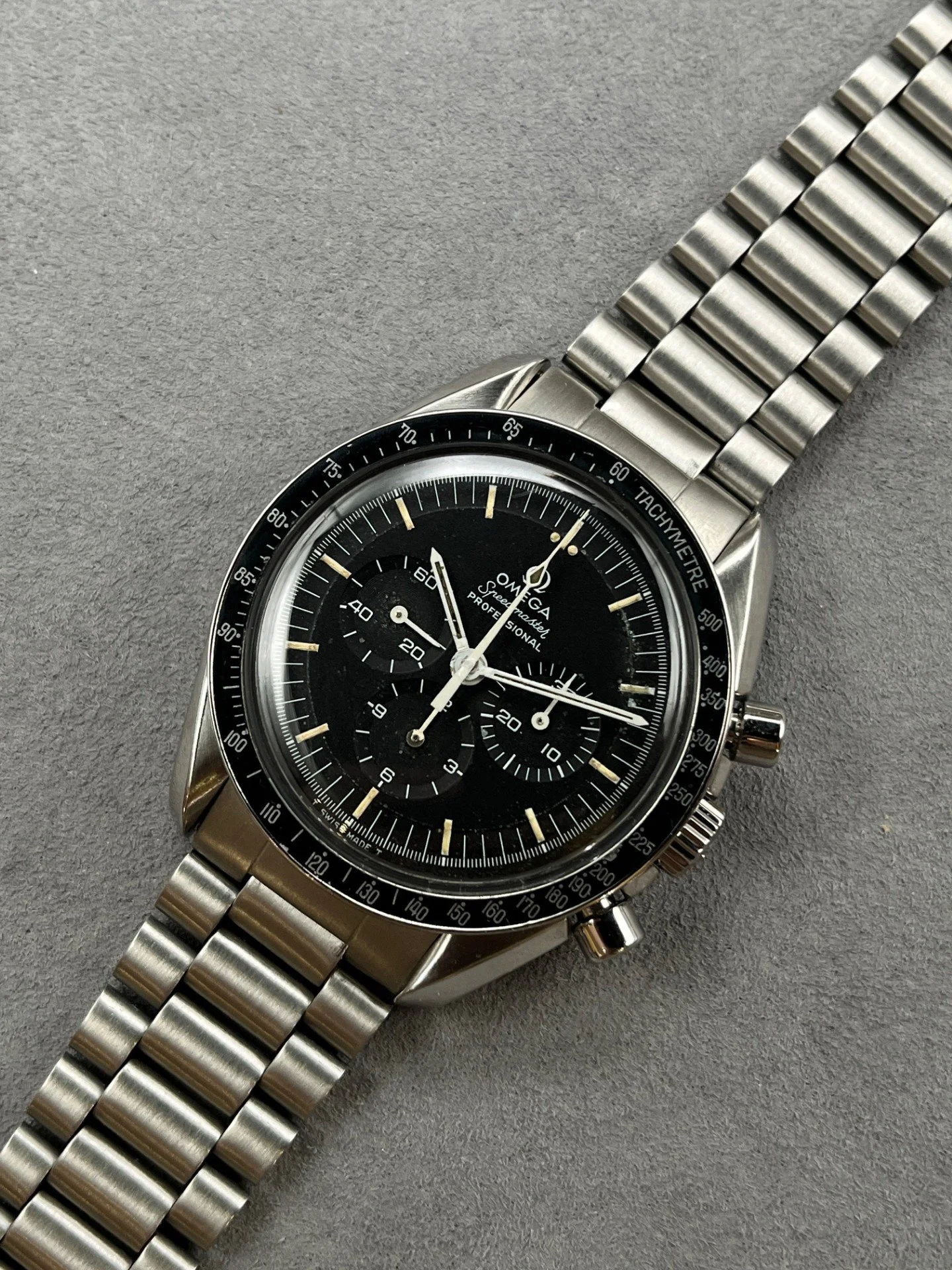 Omega Speedmaster 145.022-69 Main.jpg