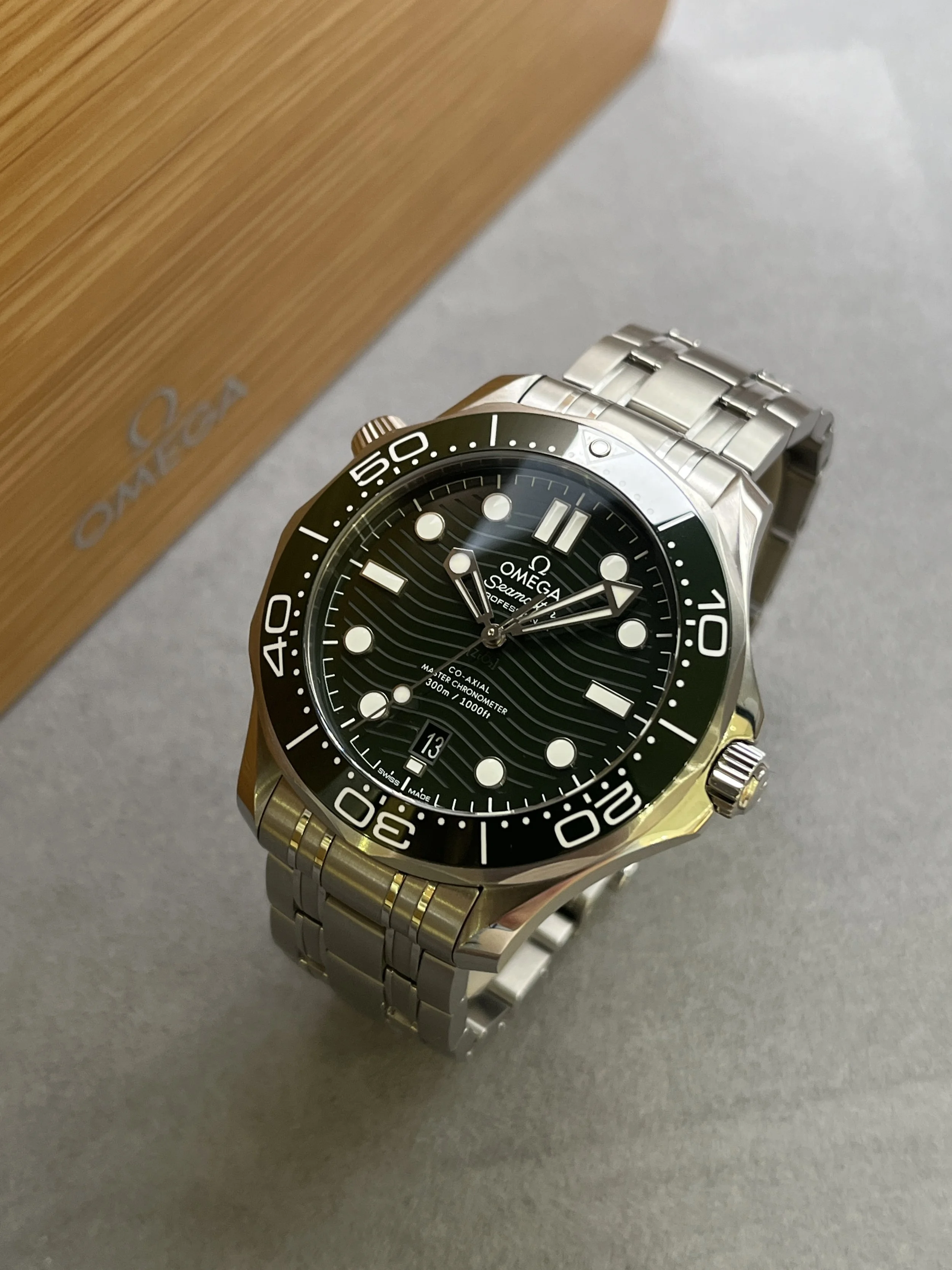 Omega SMP Green Glamour.JPG