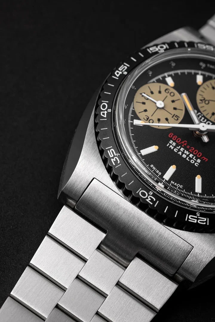chronosport-yellow-770222_720x.webp