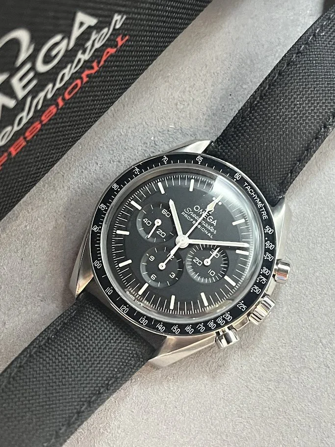 Omega Speedmaster Strap 310.32.42.50.01.001 Glamour.JPG