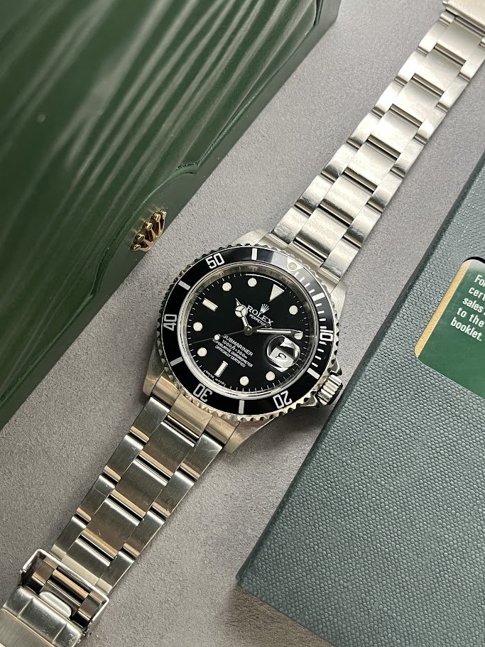 Rolex Submariner 16610LN Glamour.JPG