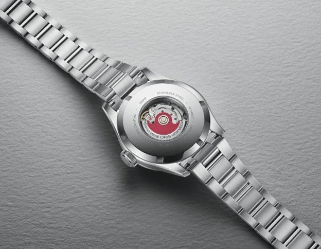 01 531 7797 4056-07 8 17 06 Movement.jpg