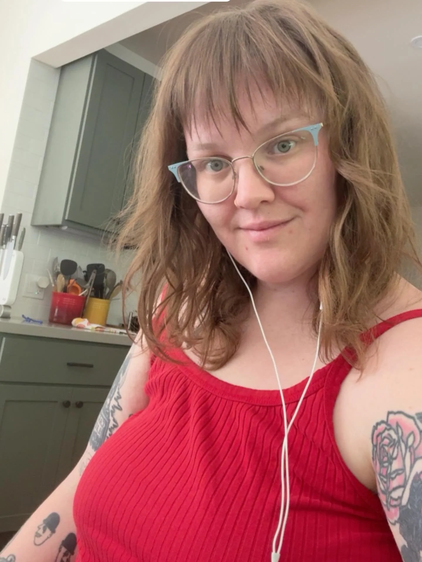 Bangs are Back 💕🧝&zwj;♀️ lots in the works for Spring get on our mailing list to stay updated! Sending out my first email in a whileeee this week! 

Online workshops coming back, Monthly Moon Circle Starting in Sebastopol in April  and Mediumship M