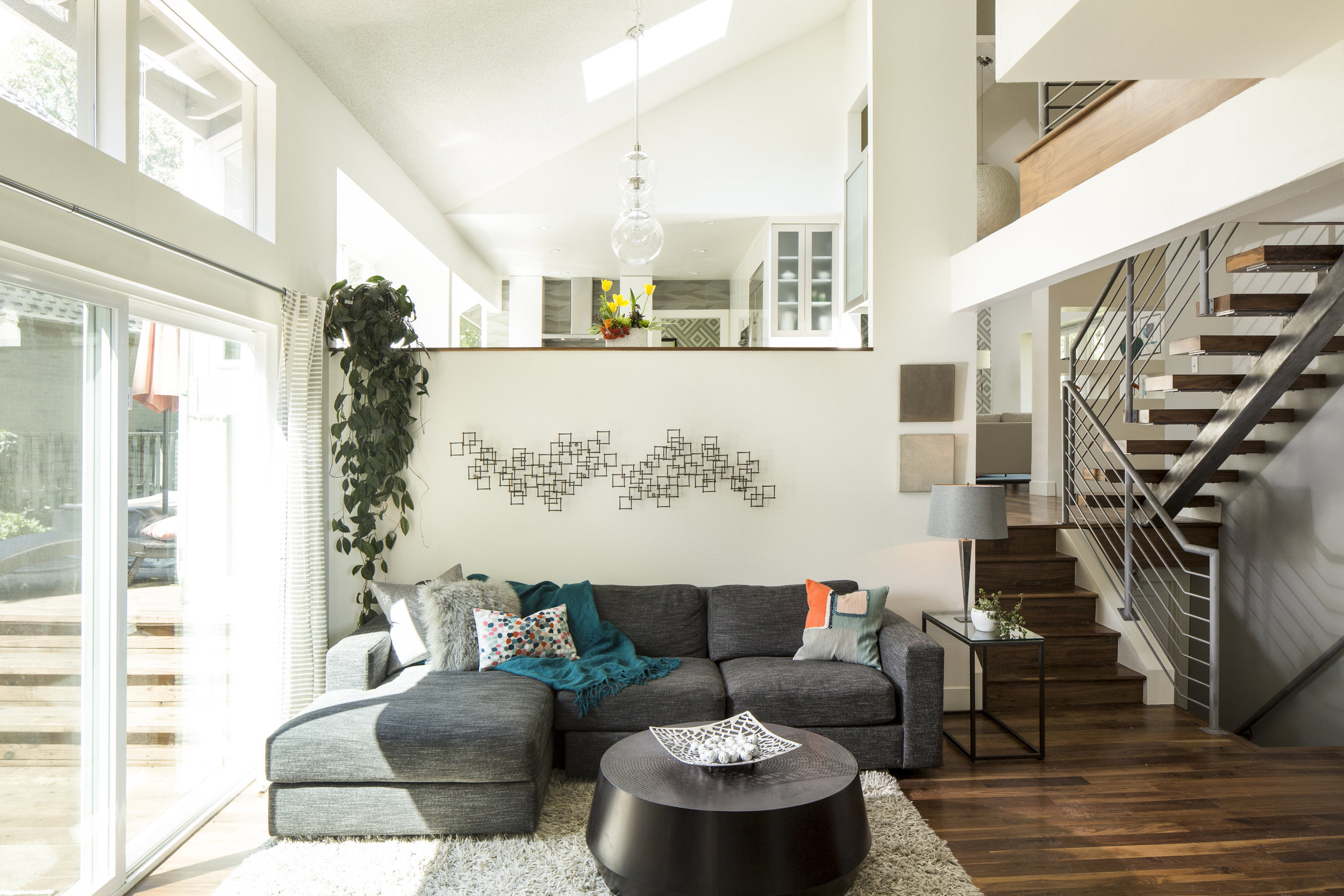 9744MaplewoodAvenue-8.jpg