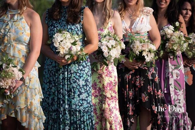 Lovely ladies in waiting celebrating a growing fashion moment, mismatched bridesmaids dresses. These ladies killed it in curated floral prints. Tell your story, not somebody&rsquo;s else&rsquo;s 💫#celebratecolor #mismatchedbridesmaids #doyou #prints