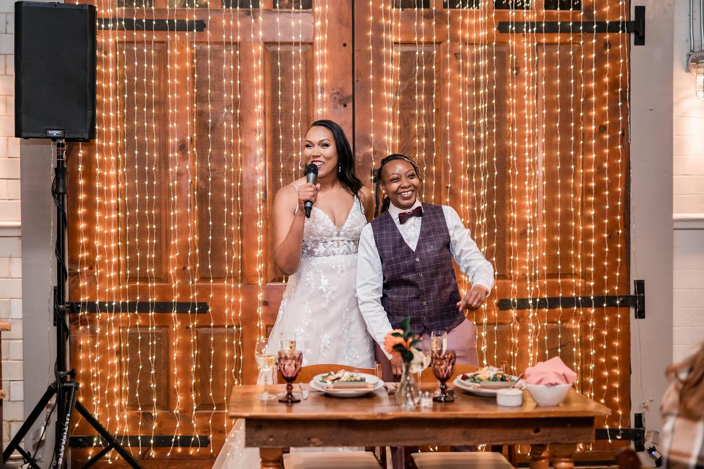 Adding a little ✨ to our day with a look back at Natalie + Robin&rsquo;s magical @firehousechicago wedding back in October! 

BDP Event Producer | Jasmine Vukmarkovic
📍 | @firehousechicago
🥘🍰 | @bigdeliciousplanet
📸 | @xilophotography
💐 | @south