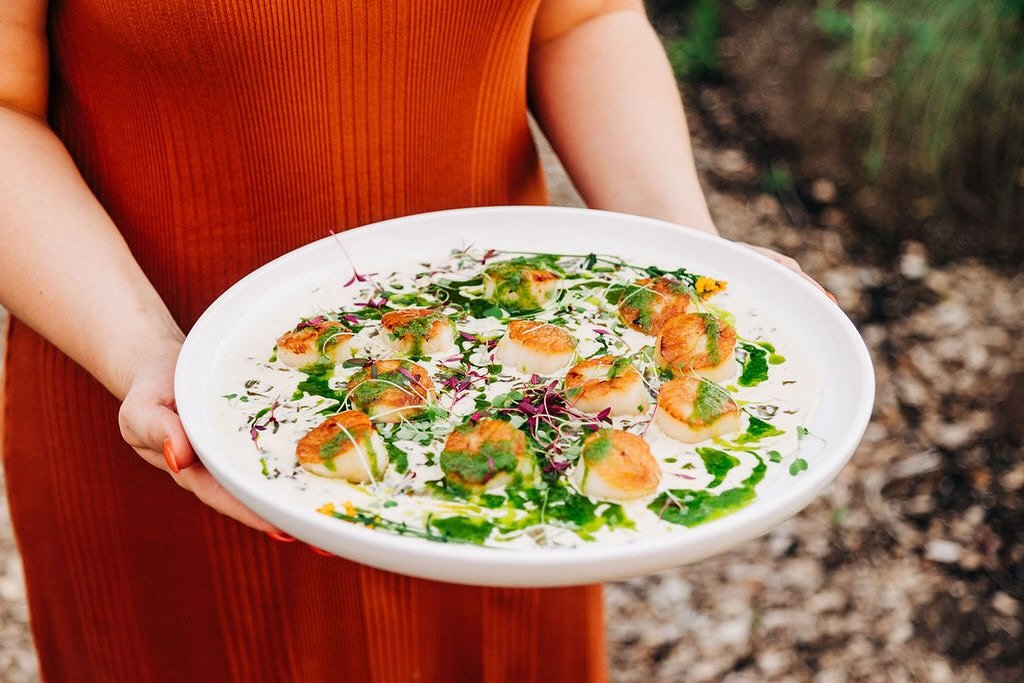 Our farmer has been harvesting so many spring greens and herbs from the BDP Urban Farm, which really has us craving this delicious seared scallop dish with a creamy sorrel sauce and arugula pesto. 🤤💚

📸 |&nbsp;@hadassahbphoto