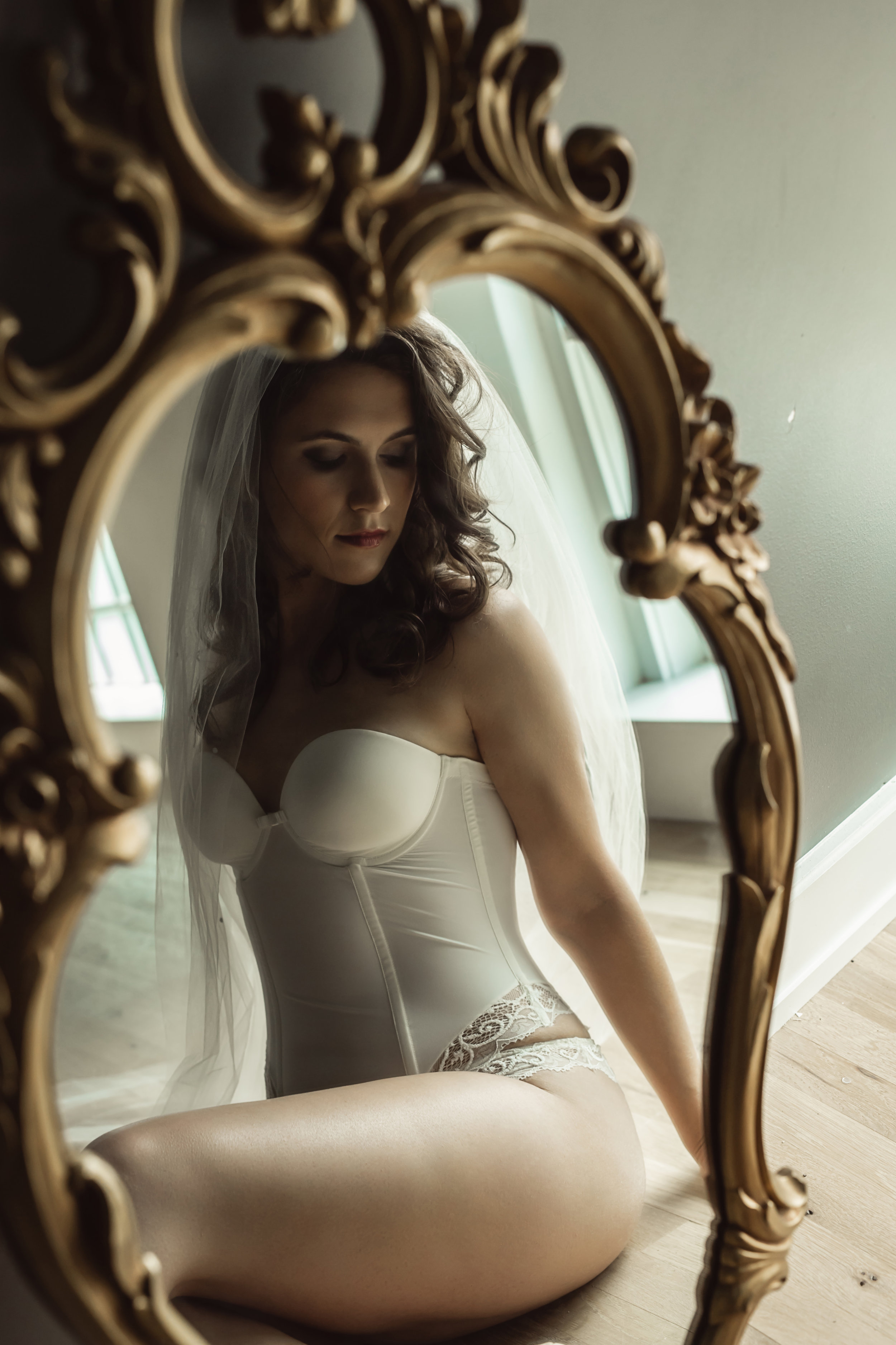CATE SCAGLIONE-RED BANK BOUDOIR-kmberl (31 of 45).jpg