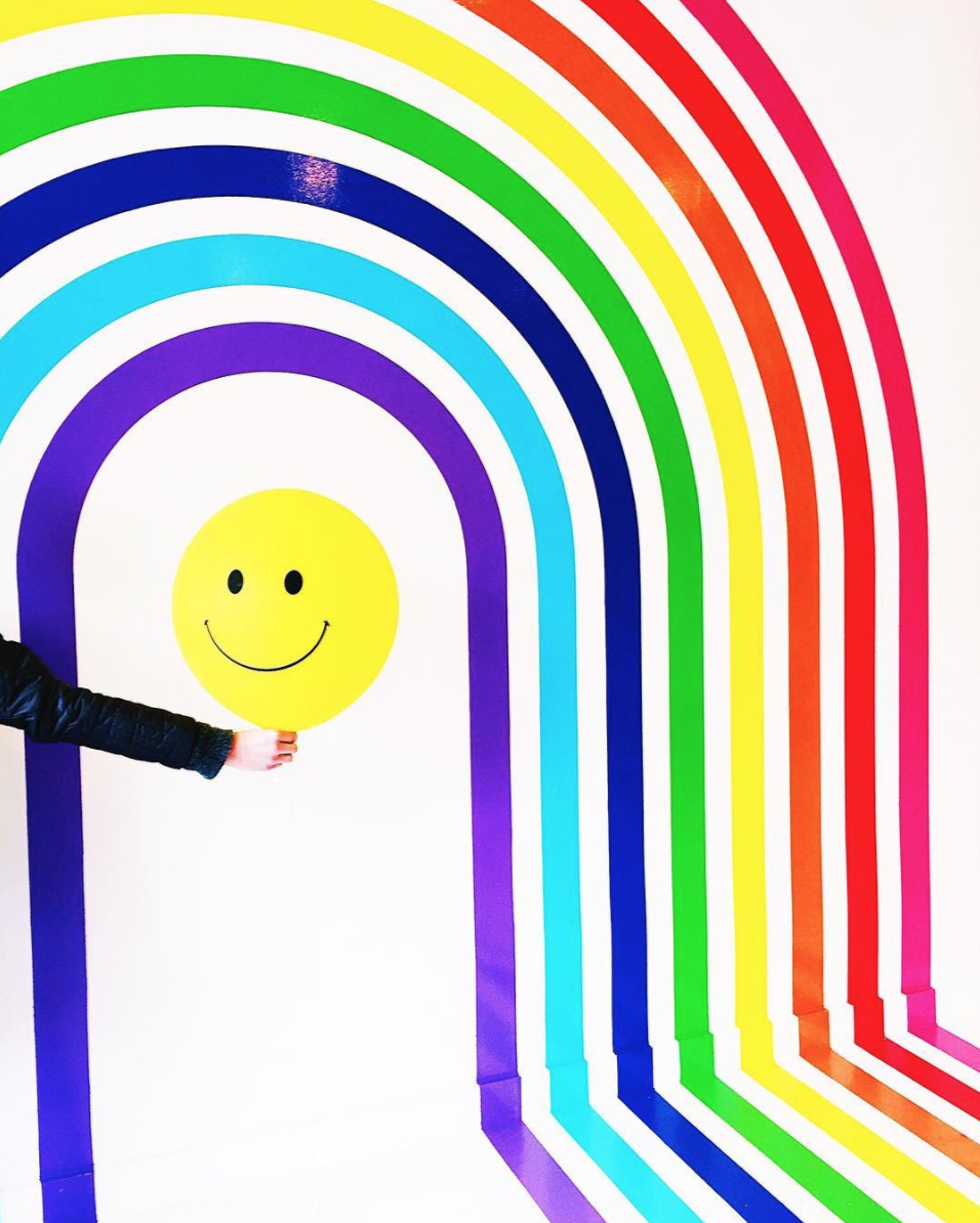 amy_chen_design_flour_shop_happy_face_balloon_rainbow_wall