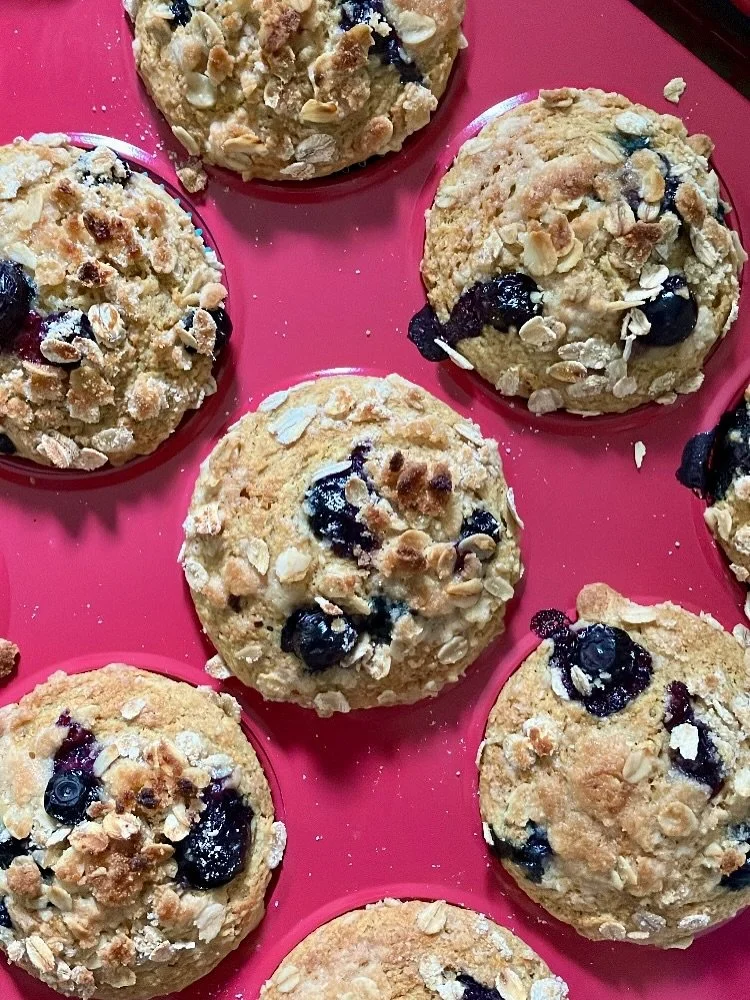 been wanting to bake blueberry cornbread muffins for what feels like weeks and finally did yesterday 😋🫐🌽 used @thefullhelping&rsquo;s vegan recipe &amp; topped with leftover crumb topping I had from a fruit crisp ✨ some things are worth turning th