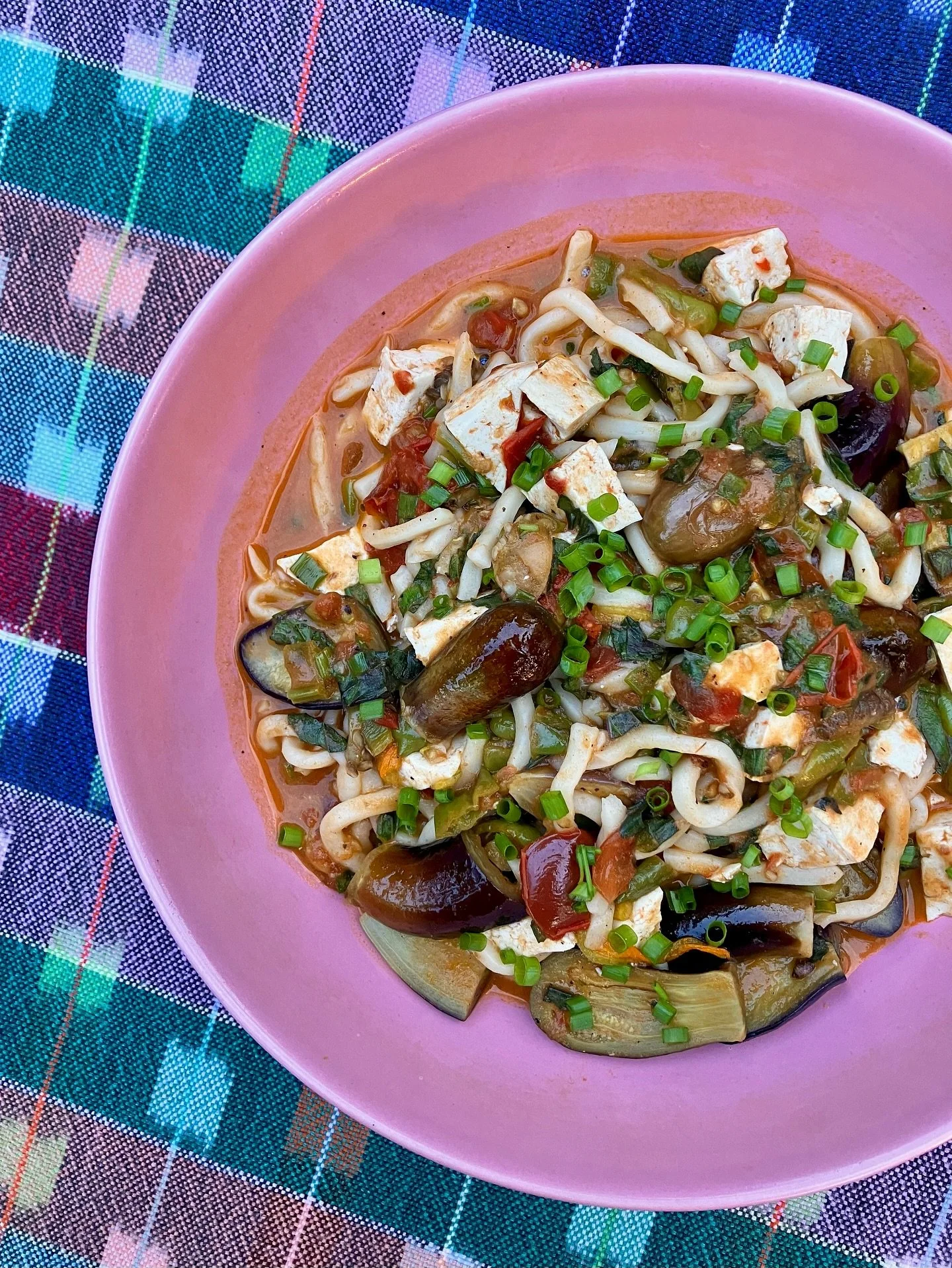 fall is in the air and chilly nights are here - which means tis the season for warm and cozy dinners again 😋🍂🍁

I&rsquo;ve been making this curry noodle recipe on repeat using veggies &amp; herbs from the garden (eggplant, peppers, tomatoes, zucch