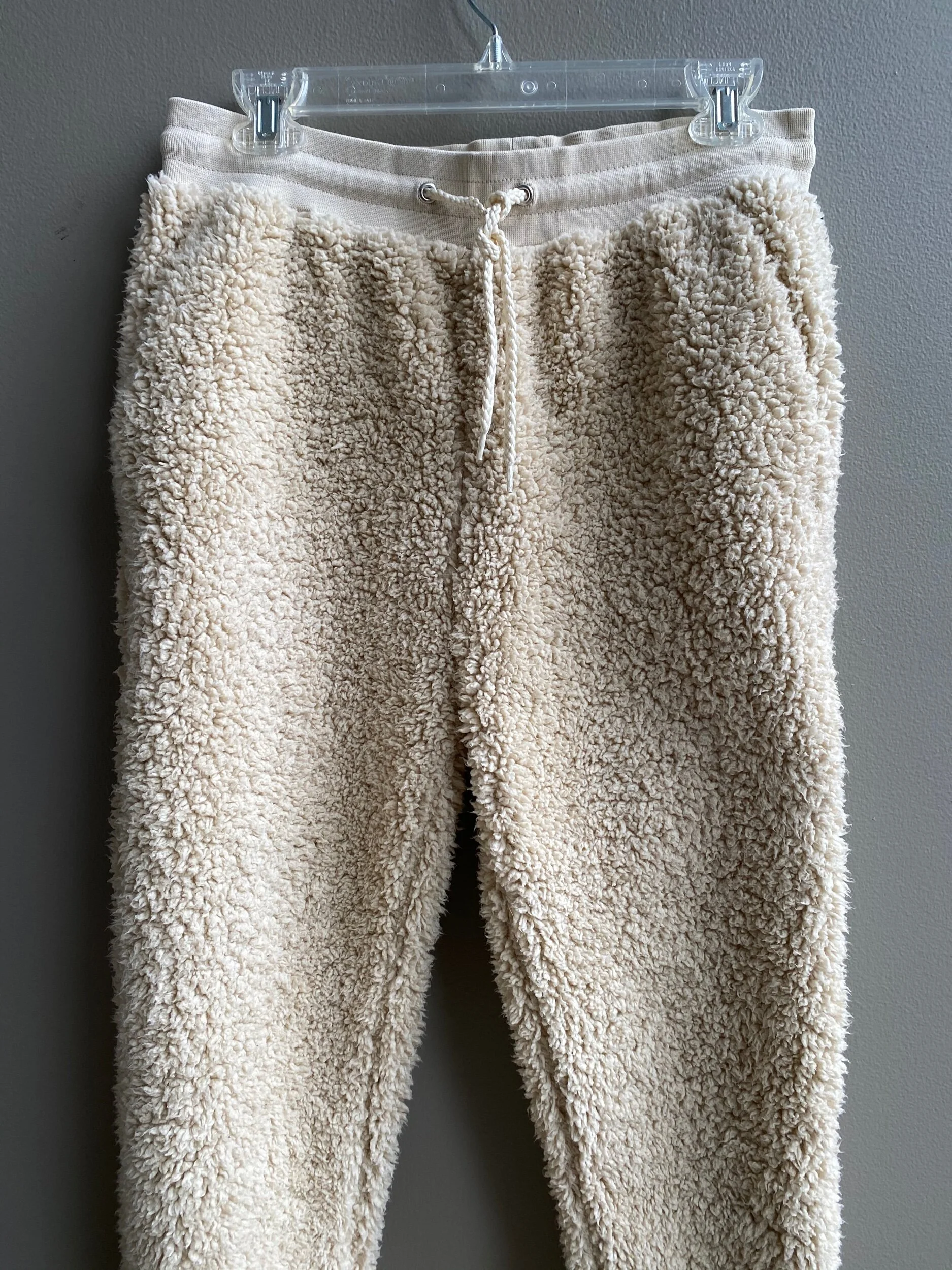 5D3CF343-1BE2-44B2-92F4-CFC8C98F55CC