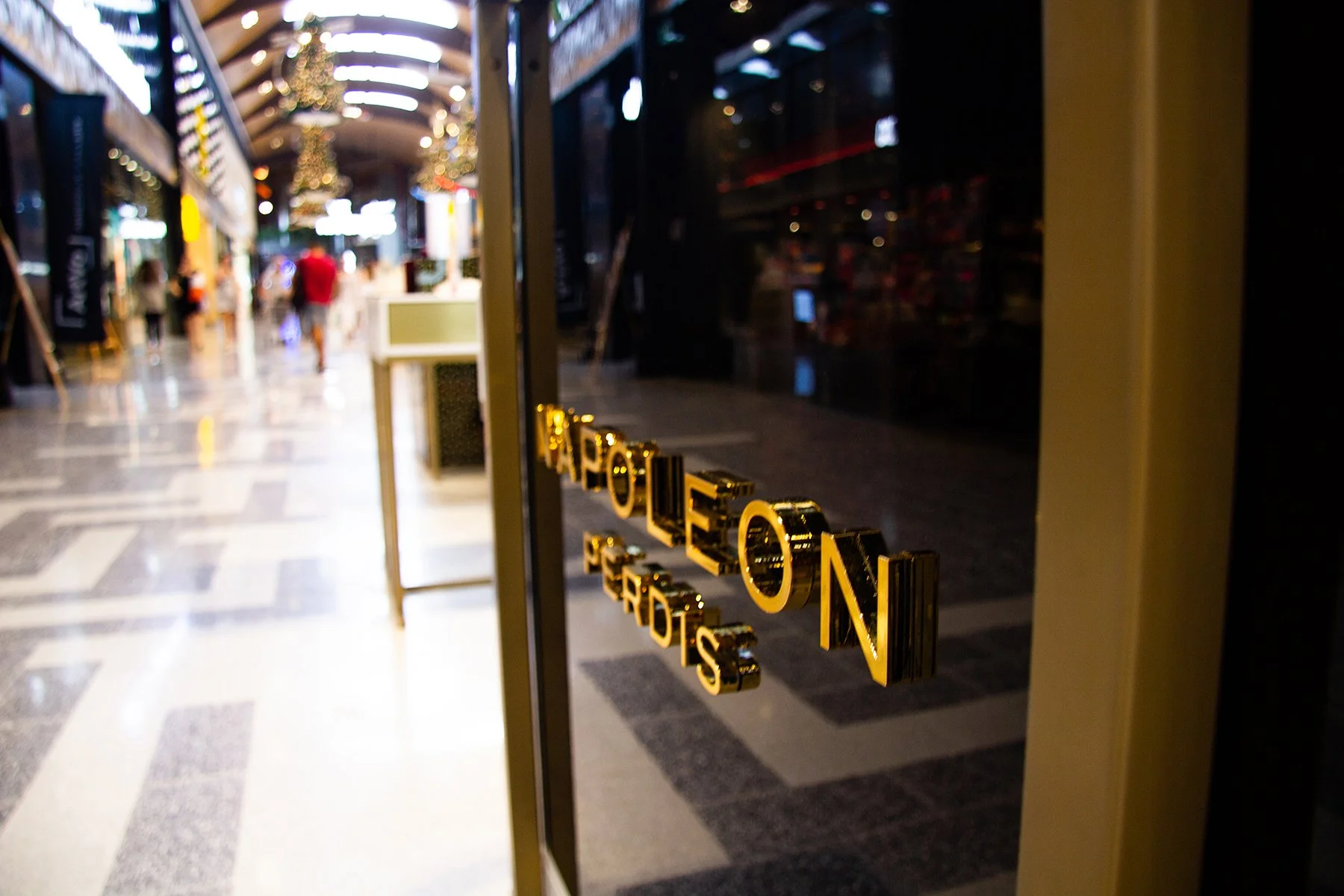 NAPOLEON PERDIS KIOSK 8.jpg