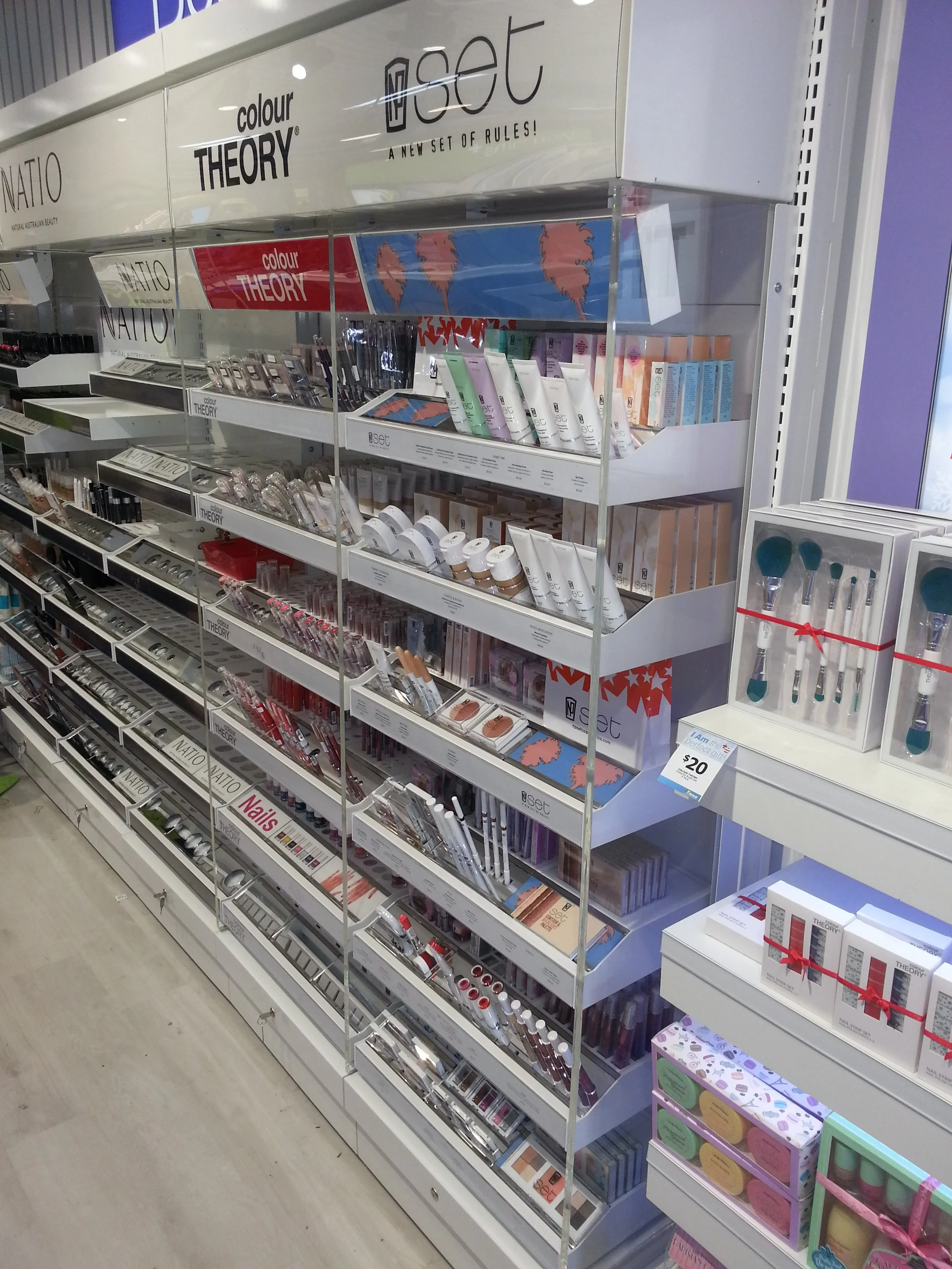 AMCAL BEAUTY WALL 11.jpg
