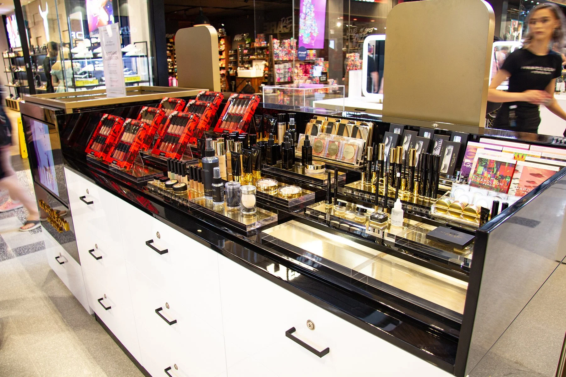 NAPOLEON PERDIS KIOSK 10.jpg