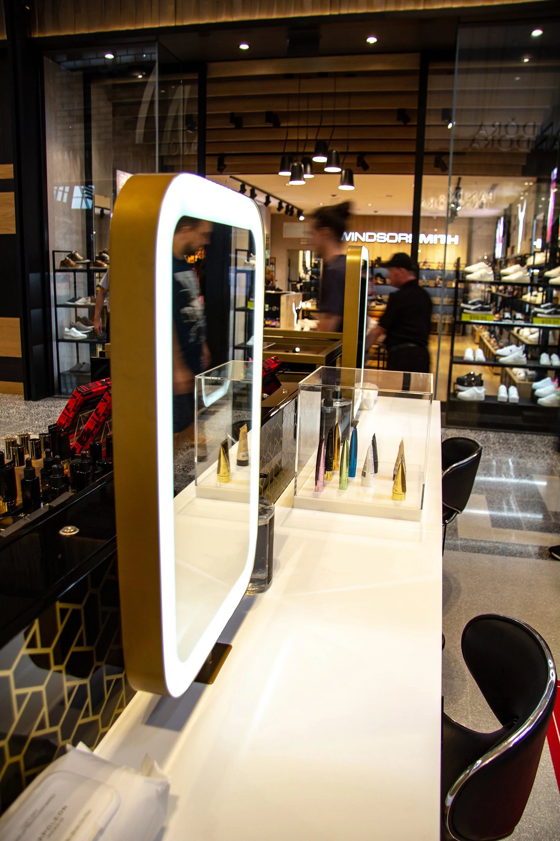 NAPOLEON PERDIS KIOSK 6.jpg