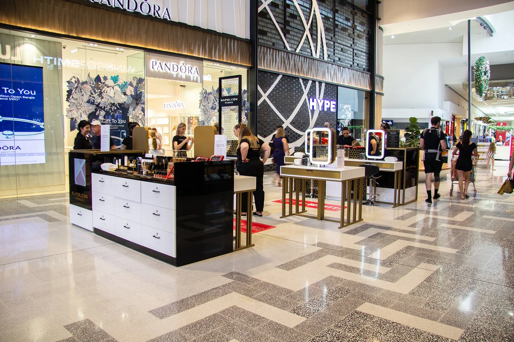 NAPOLEON PERDIS KIOSK 1.jpg