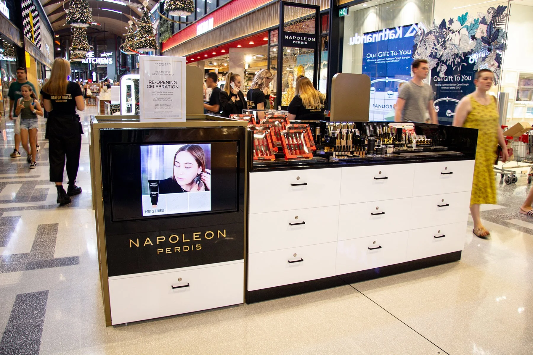 NAPOLEON PERDIS KIOSK 7.jpg