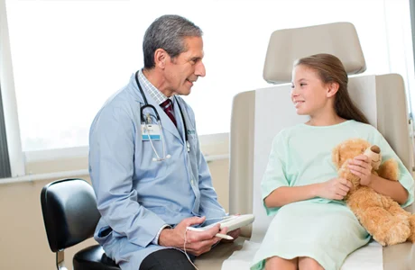 Proton-Therapy-benefits-doctor-patient-child.jpg