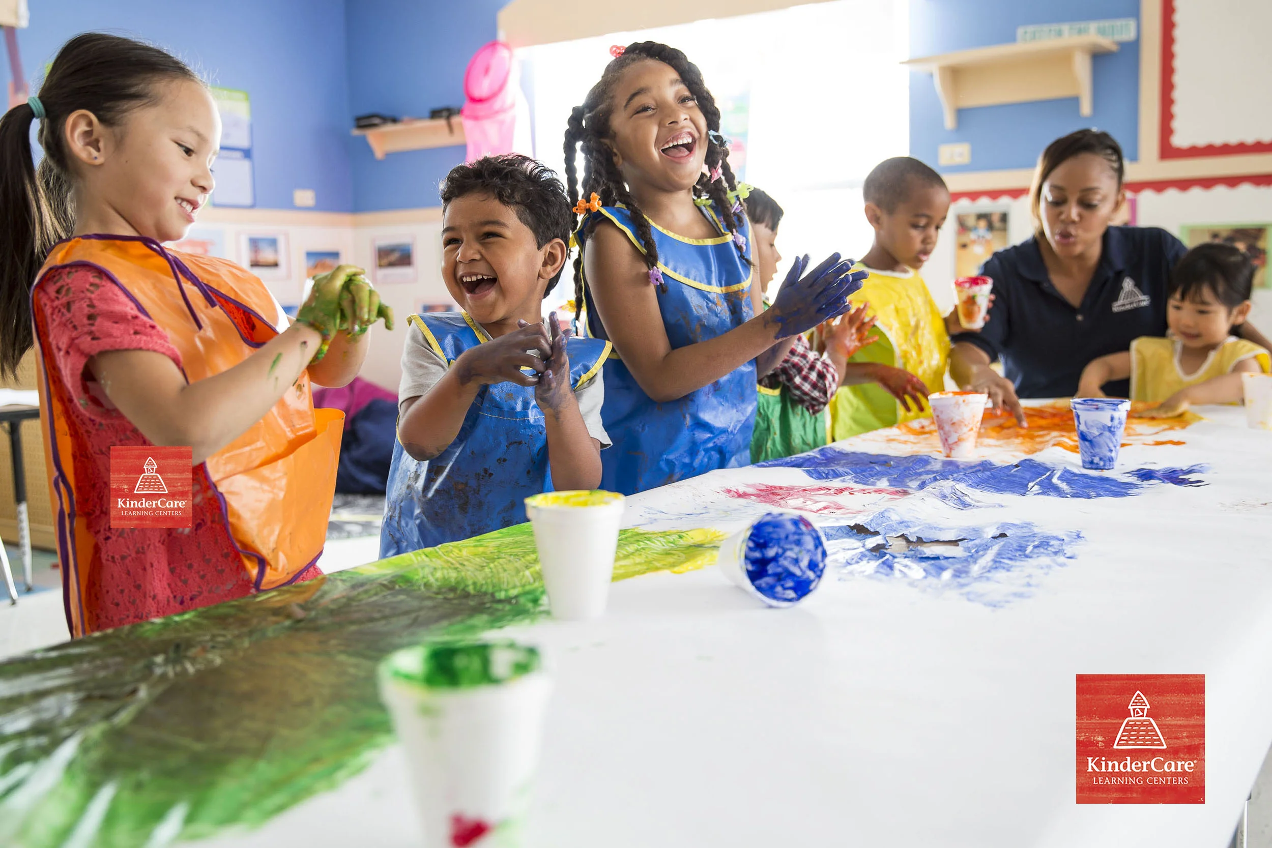 KinderCare_Chicago_FingerPainting_4283.jpg