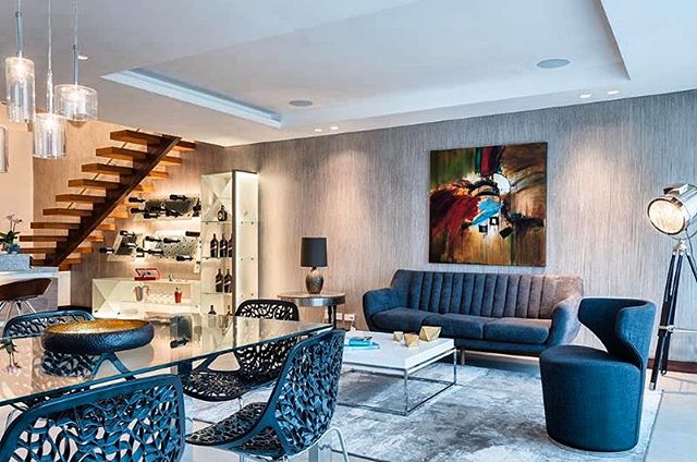What a sleek and stylish design!

#fbf To this amazing design job done by the talented and amazing team @cf_ecuador  #cfdesigncenter #interiordesign #dreamhouse #homeaesthetics #modern #openconcept #design