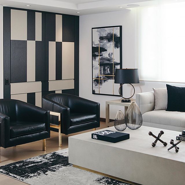 Another beautiful interior design by the lovely ladies @cf_ecuador 
#goldaccents #interiordesign #dreamlivingrooms #highend #modern #design #