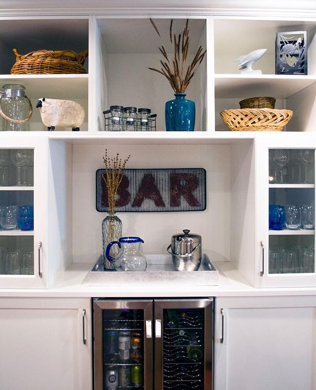 It's 5 O'clock Somewhere! ⠀
⠀
Can you imagine yourself coming inside from a day on the lake to grab yourself a refreshing drink from this stunning mini bar?⠀
.⠀
.⠀
.⠀
.⠀
.⠀
.⠀
#interiordesign #design #interior #homedecor #architecture #home #decor #i