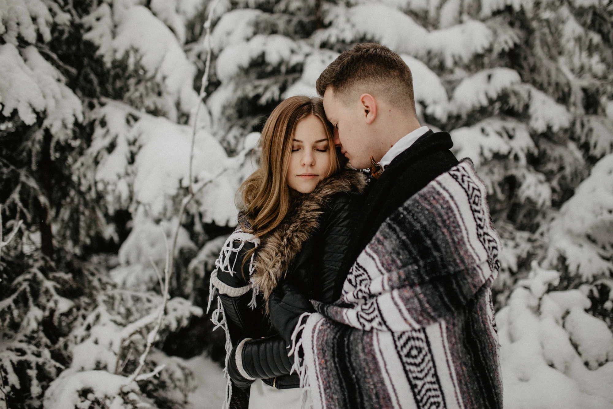 ashley_schulman_photography-winter_wedding_tampere-30.jpg
