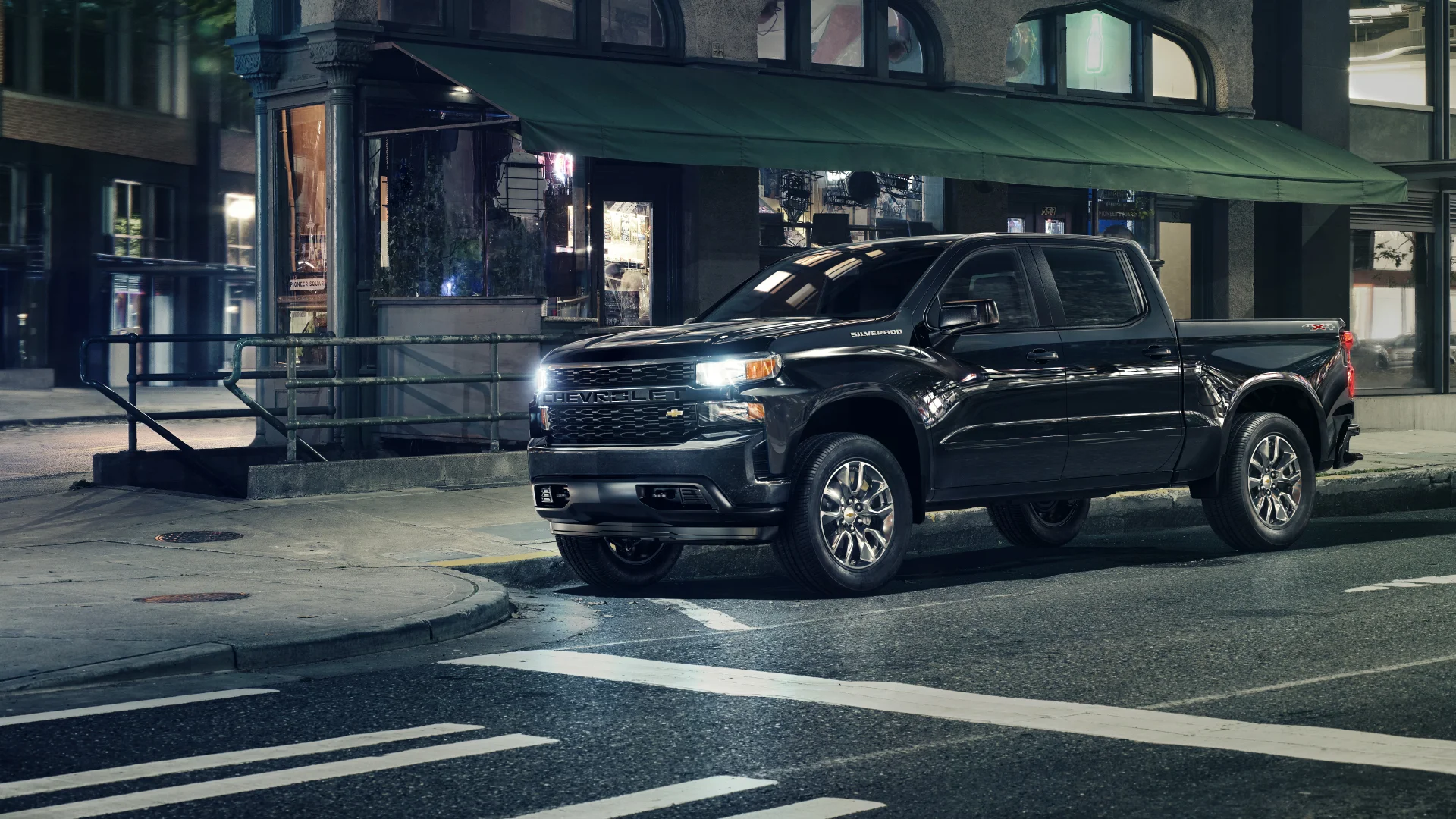 Chevrolet_Silverado_Custom.jpg