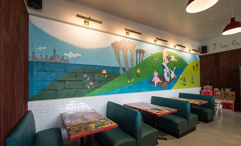 gownanusmural.jpg