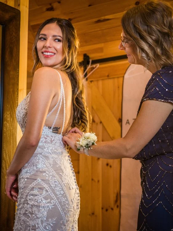 Grand Forks East Grand Forks Fargo Wedding Photographer Beautiful Rustic Summer Wedding In