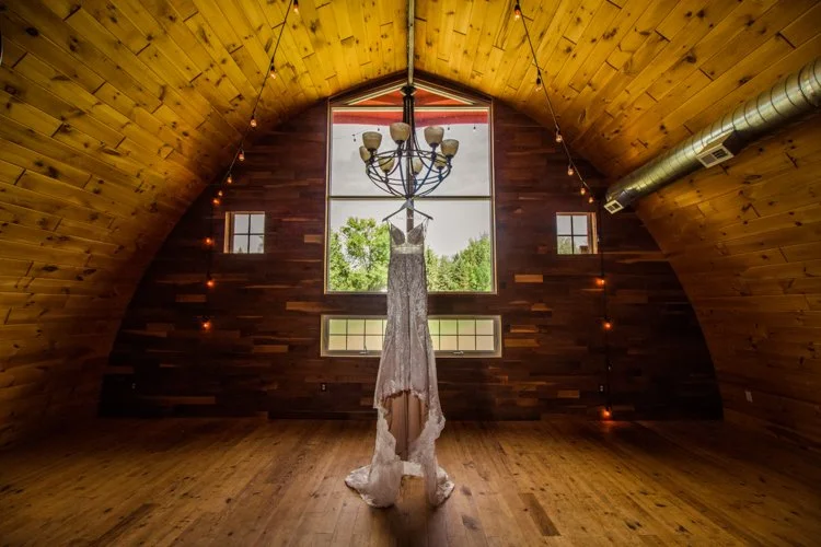 Grand Forks East Grand Forks Fargo Wedding Photographer Beautiful Rustic Summer Wedding In