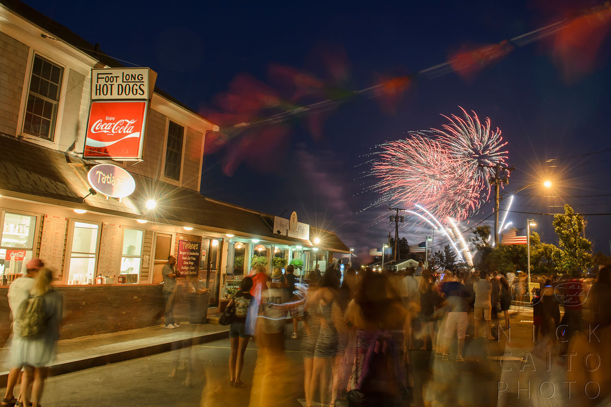 Cool streaks, light nicely balanced. At Provincetown, July 3, 2013. f/8, ISO 100, 4s exposure.