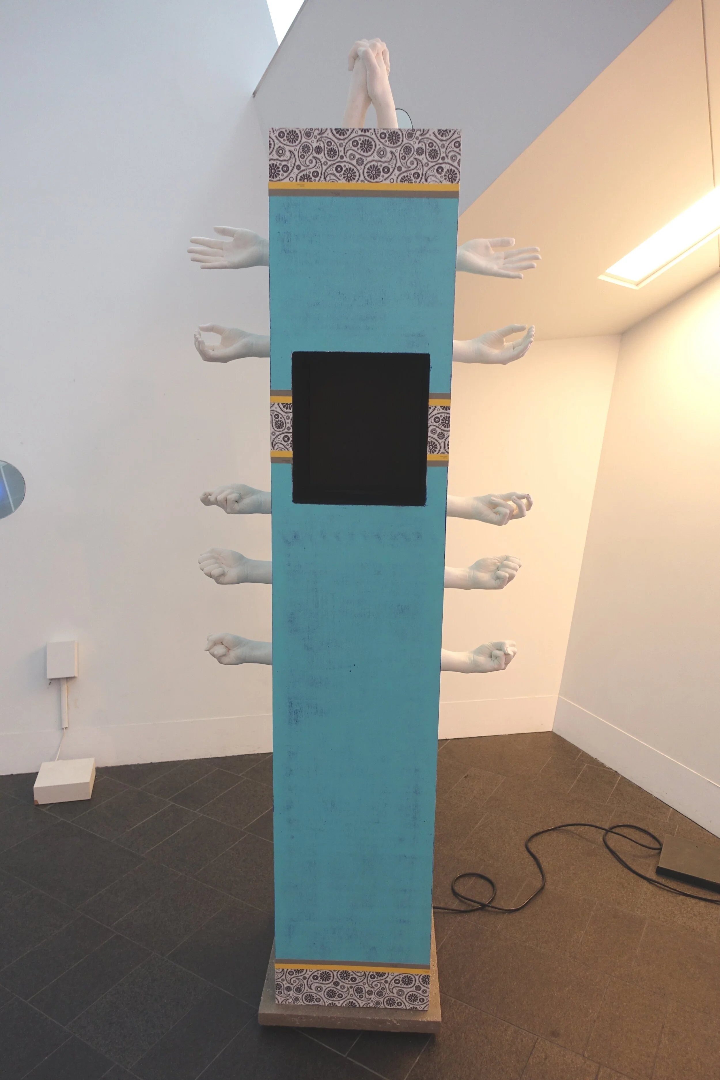 DETH LIGHGHT IV // Coalesce (2020)Denver Art Museum — Denver, COCollaborative Sculpture with Joshua Warewood, cast hands, mirrors, screen