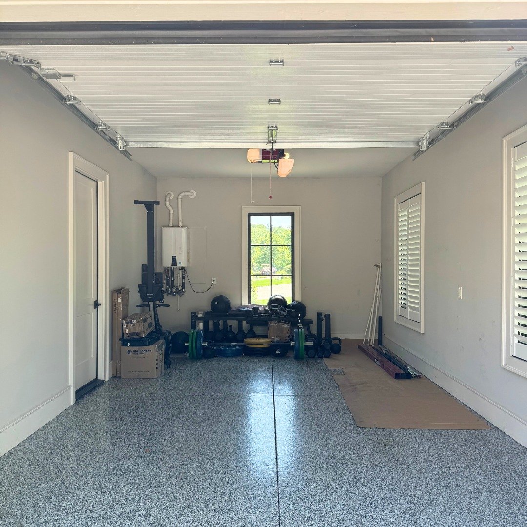 Back at of our lovely client&rsquo;s home this week, and we dove into clearing out her garage to transform it into a fantastic workout space 💪🏼 

If you've been dreaming of having Help You Dwell work their magic in your home, now's the time! Our Or