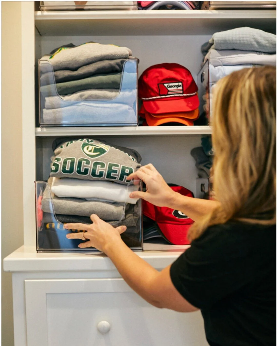 Quick win for a rainy day ☔️

Consider the space you have before choosing to hang or fold clothing items. If you have ample clothing rod space - hang your pants, sweaters, and sweatshirts folded over a velvet hanger. If you have more shelves and draw