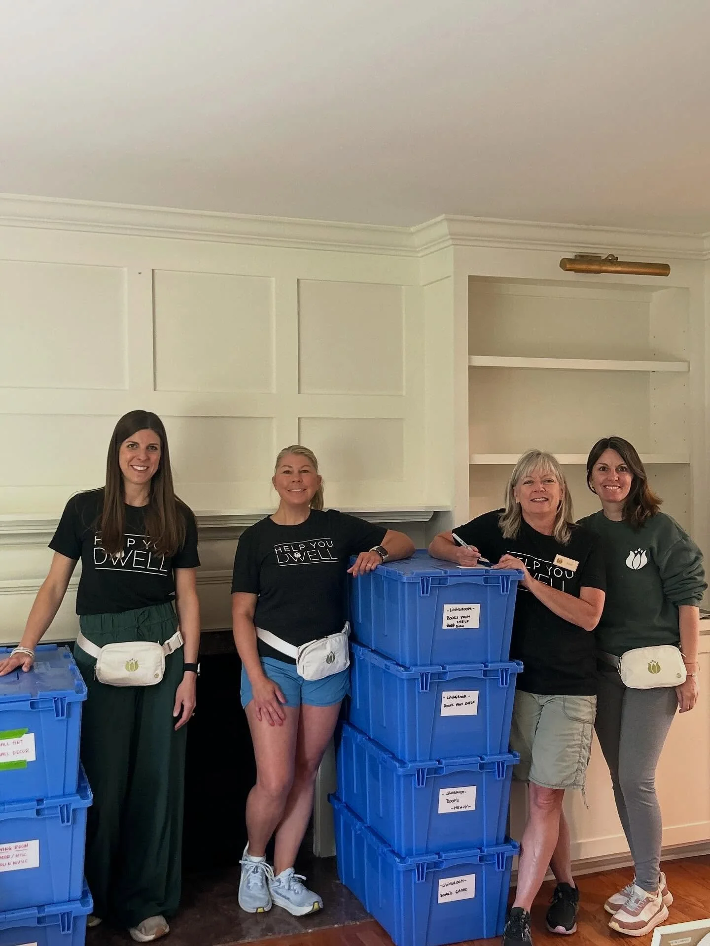 A day on the job with some of our team! Grateful to help others love where they live🤍

#knoxvilleorganizer #helpyoudwell #professionalorganizer