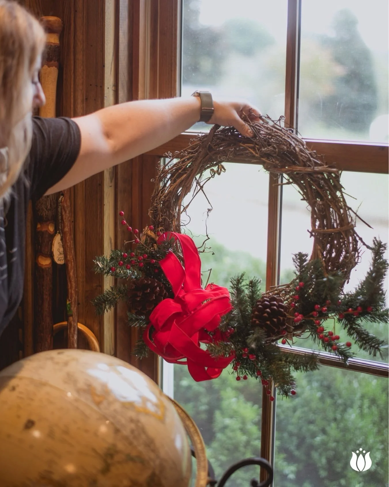 The holidays are meant to be enjoyed, but we know there are a lot of details that go into making them feel special. Let us take a few of those off your plate this year!

From opening up the storage bins to packing them away when the season is over, w