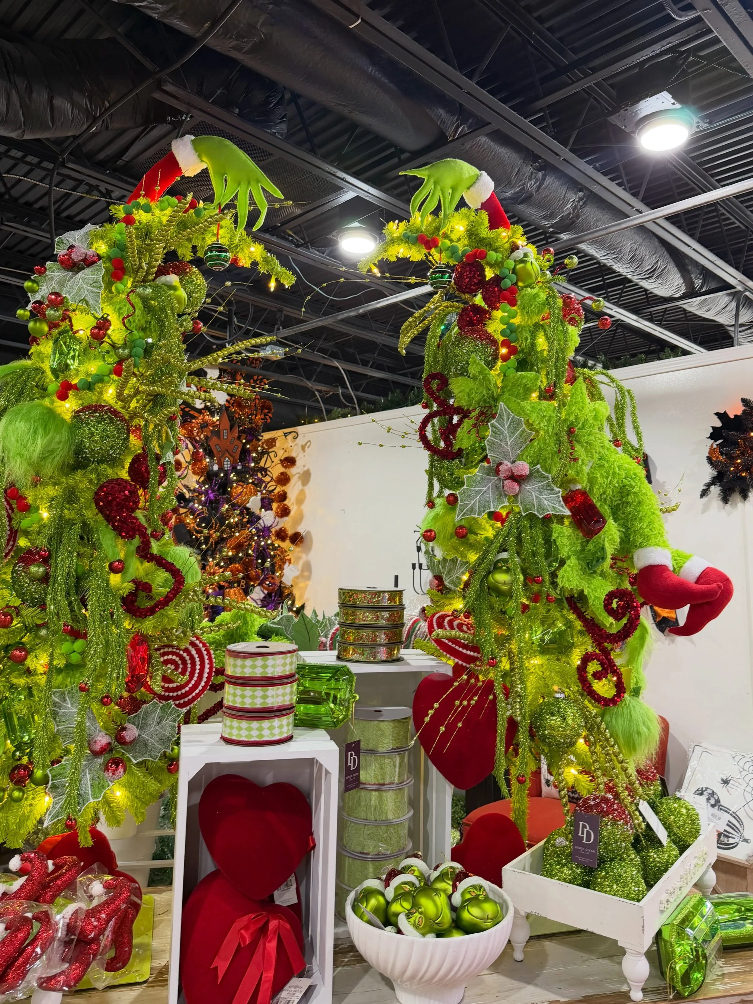 A little team outing to Design Decor 🎄

We had so much fun getting inspired for the holiday season and seeing all the different ways they bring a tree together. If you&rsquo;re looking for those finishing touches for your holiday decor, this is one 