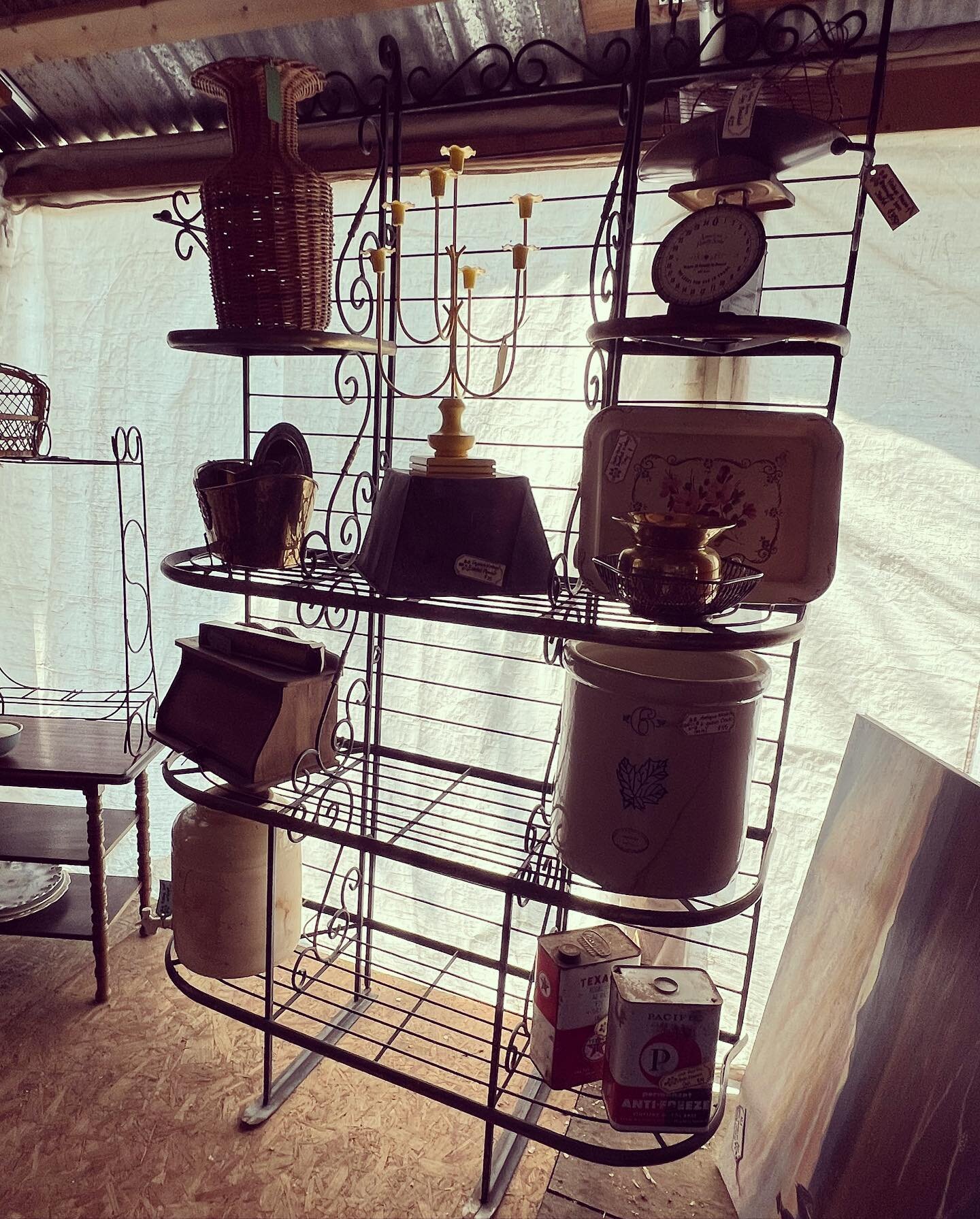 This gorgeous antique French bakers rack just oozes charm. Available @enchantingobjectsboise #frenchbakersrack #antiquefrenchbakersrack #frenchhomestyle #antiqueironandbrass #europeancharm #europeankitchen