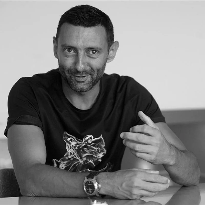   Boštjan Vuga    www.sadarvuga.com  