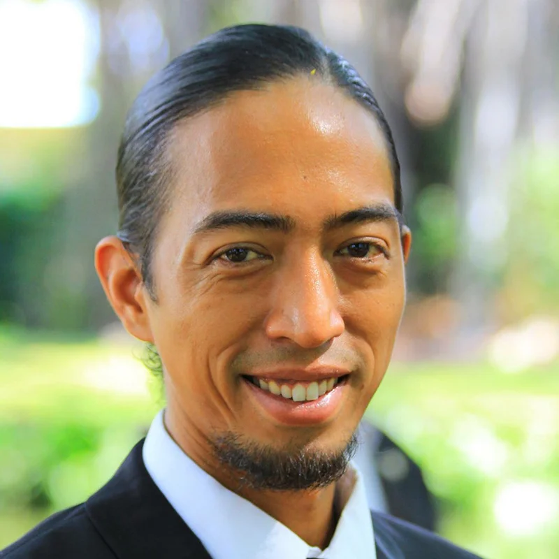   Z. Ikaika Mali'Ikapu Bantolina  Independent Hawaiian Cultural Specialist and Junior-Architectural Preservationist. &nbsp;A Hawaiian Lifestyles teacher at Kamehameha Schools-Kapālama but trained as an architect, Ikaika has become a rare gem in Nativ