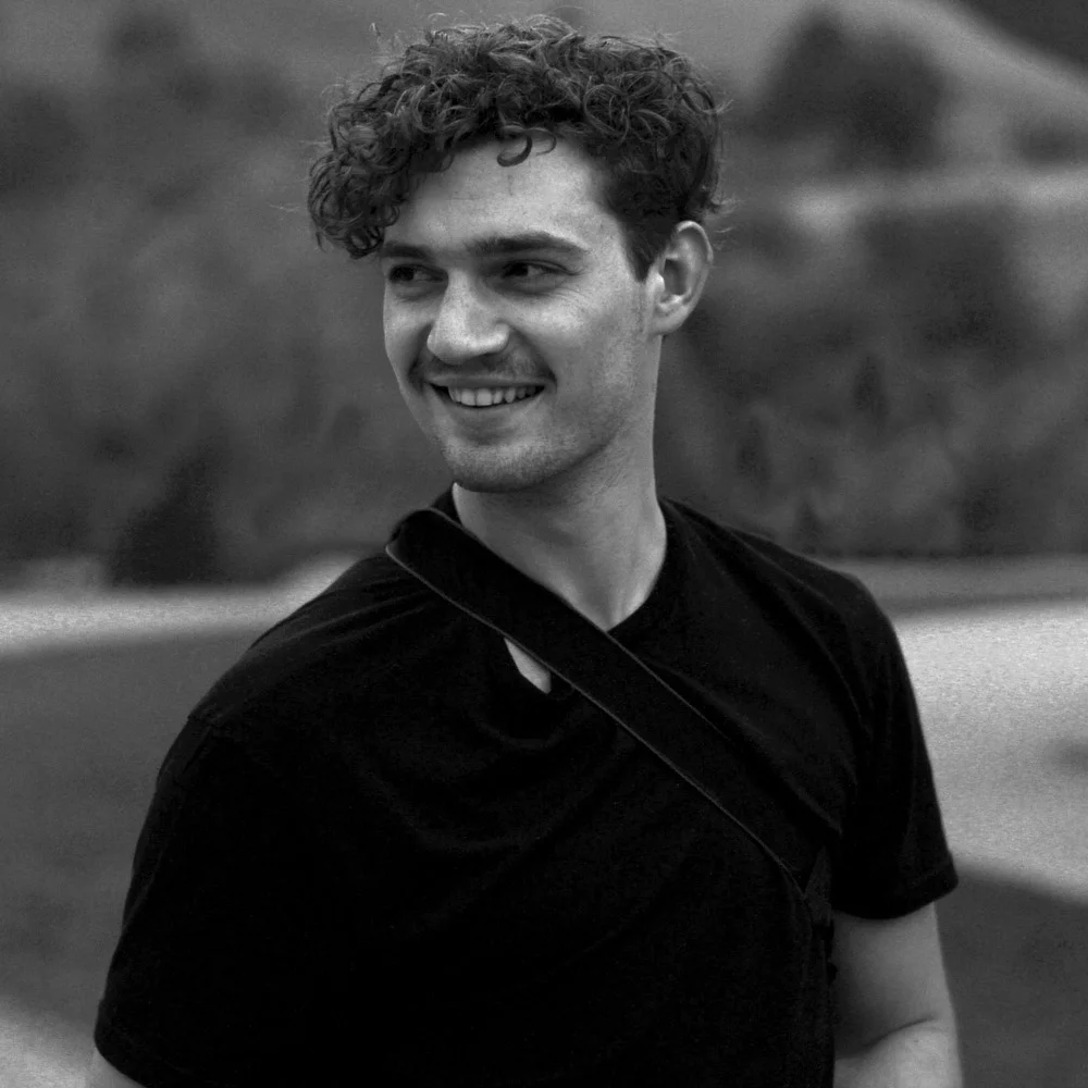   Course Assistant / Mentor   Jakob Travnik  (b.1991) graduated in architecture from University of Applied Arts Vienna, Institute of Architecture (Mag. Arch. with distinction). Active as consultant and designer at Atelier LUMA, Arles, France. Current